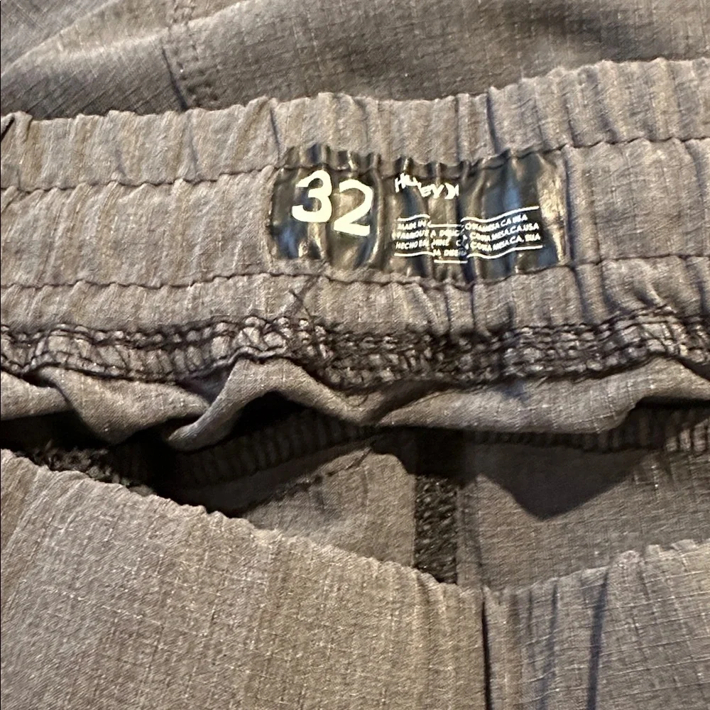 Hurley Men’s Grey Shorts Elastic Waist Size 32